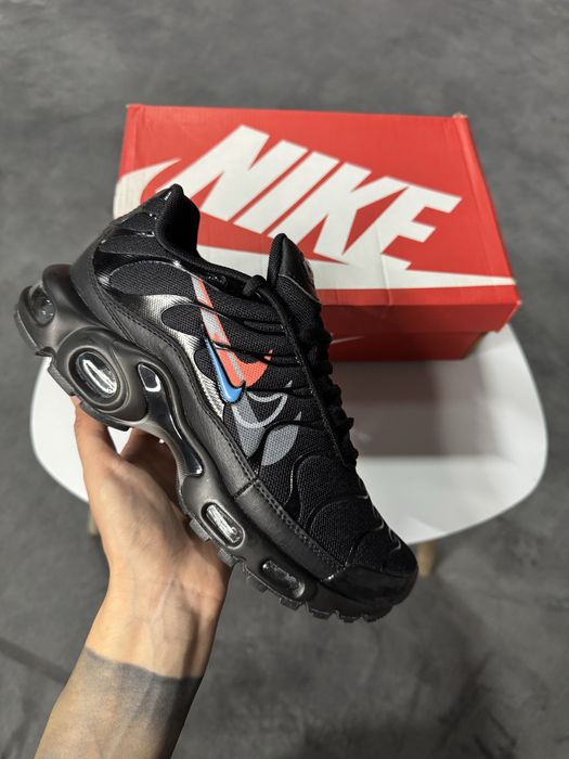 Nike Air Max Plus Multi Swoosh Black/Bright Crimson