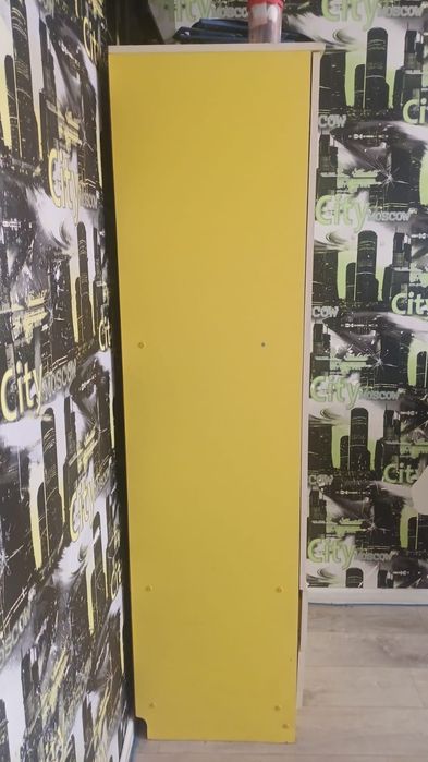 Продам компьютерный стол и шкаф