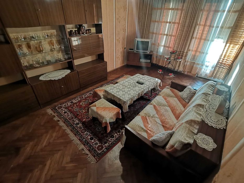 Дава се под наем Тристаен апартамент в Бургас, Лазур - 90 кв.м за 204 € - Снимка #3