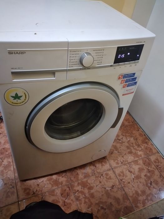 Сушилня ,SHARP KD-HHH8S8GW3