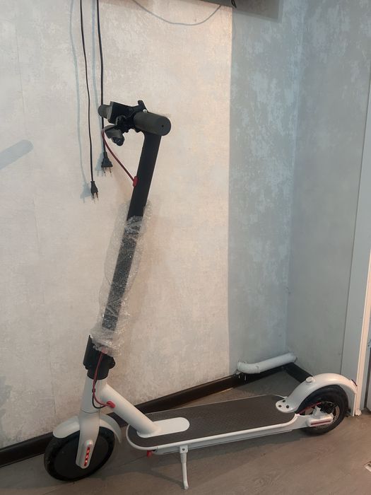Продам электросамокат e-scooter