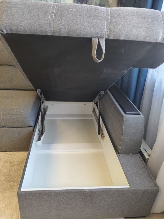 Продам угловой диван.