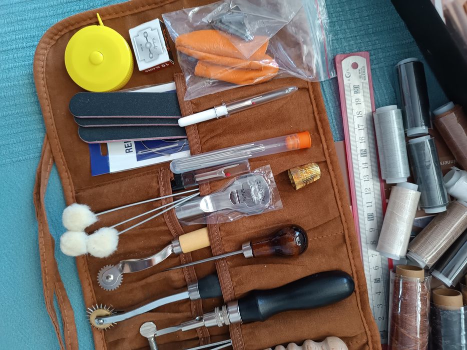 Kit prelucrare piele + 3kg de piele de lucru