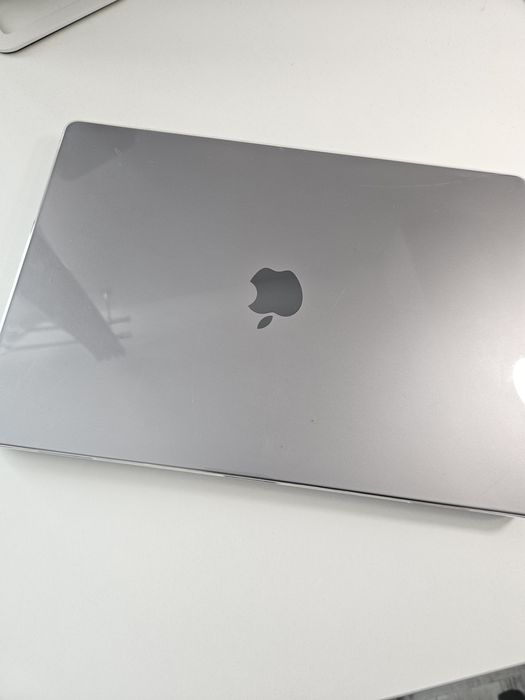Macbook Pro 16 inch, M1 Pro 16Gb 512Gb ssd