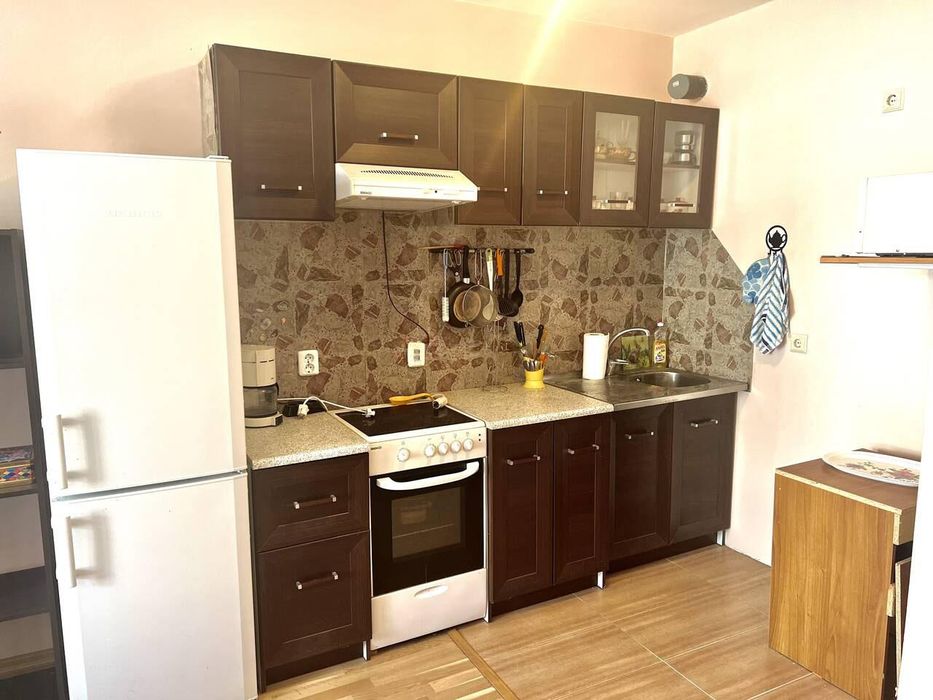 Дава се под наем Двустаен апартамент в Бургас, Меден рудник - зона Б - 77 кв.м за 331.5 € - Снимка #4