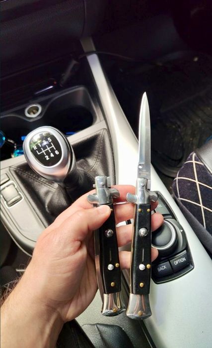 Cuțit Italian model Stileto 24 cm , negru ( Pescuit Vânătoare Camping Drumeție)