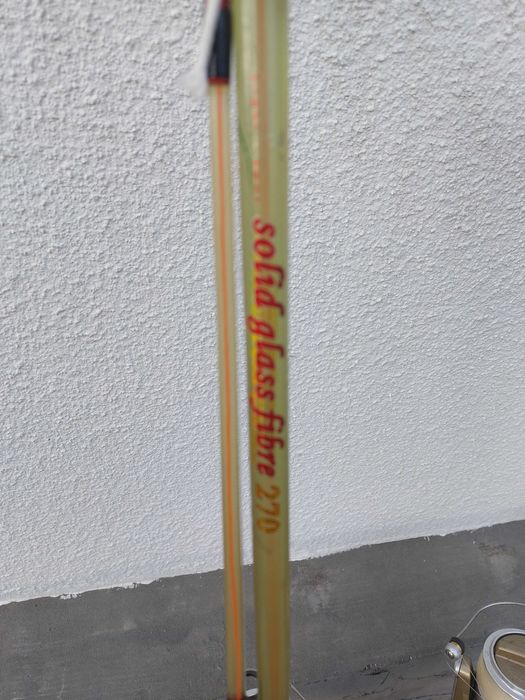 4 бр. Въдици с макари и калъфи