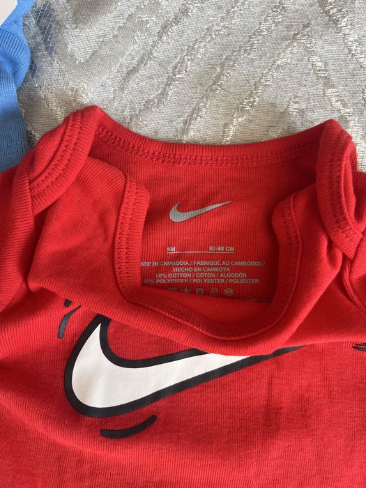 Бодита на Nike 3 броя