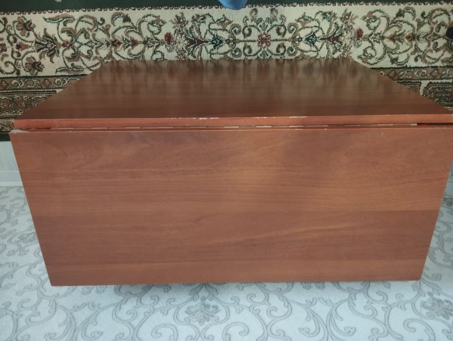 Продам стол деревянный