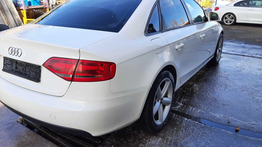 Dezmembrez audi a4 b8 2.0 CAGA s-linne/bara fata a4/capota/far/aripa/