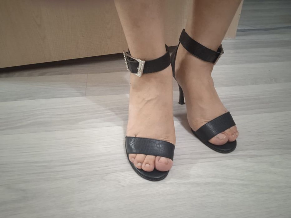 Босоножки женские