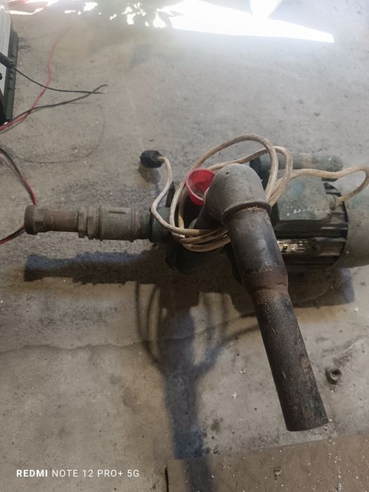 Градинска помпа работеща