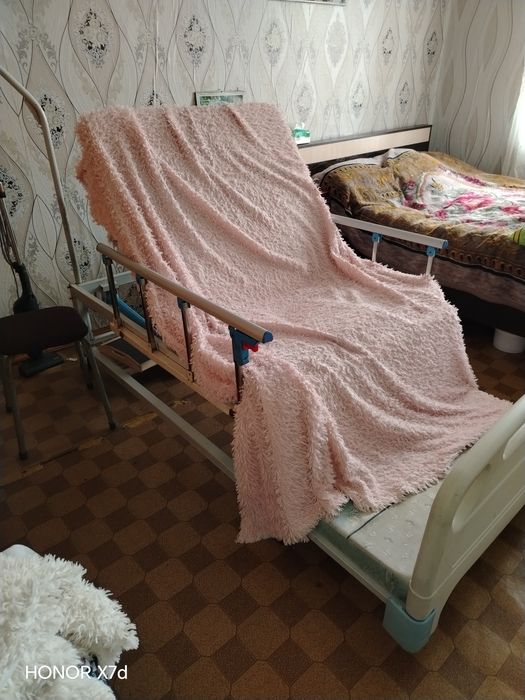 Продам мед. Кровать б/у