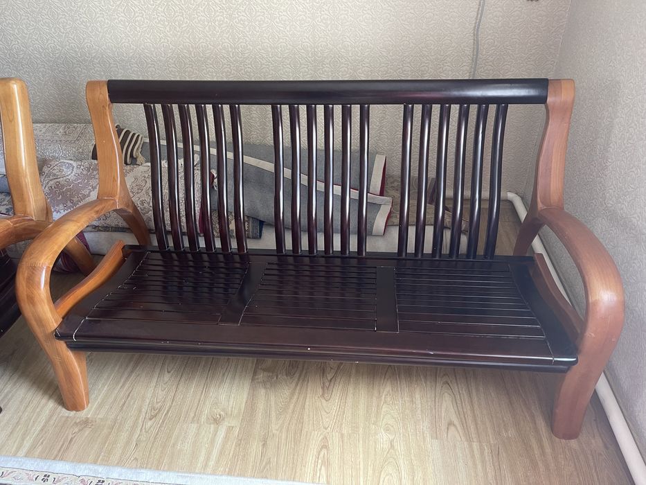 Продам диван и кресла