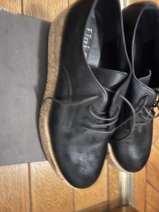 Pantofi cu platforma din piele