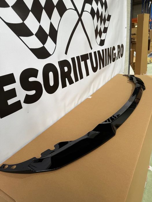 Lip prelungire bara fata M3 BMW Seria 3 F30 F31(2012-2018) negru lucio