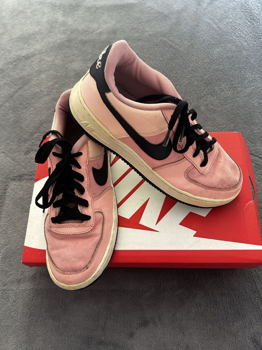 Adidasi nike roz