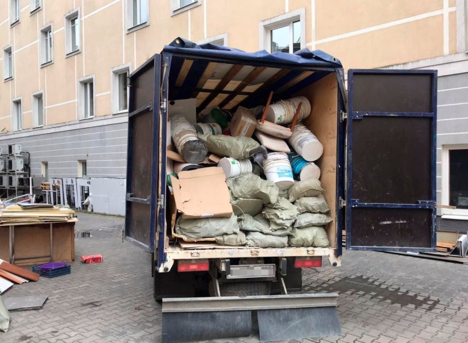 Вывоз мусора На свалку старую мебель хлам.