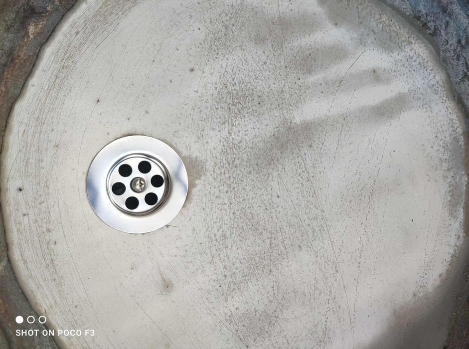 Старо каменно кръгло корито