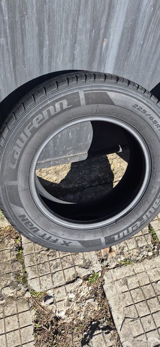 Продавам 2броя гуми за бус Laufenn в размер 225/55/16С