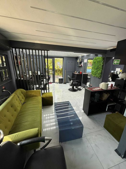 inchiriez frizerie ultra central afacere la cheie 5 scaune