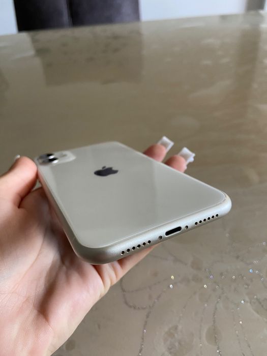 Iphone 11, inca in garantie