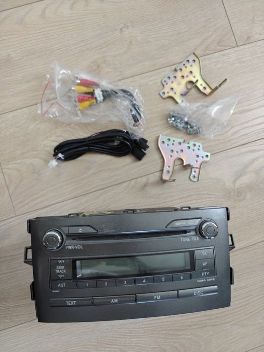 Тойота Аурис Оригинална Мултимедия