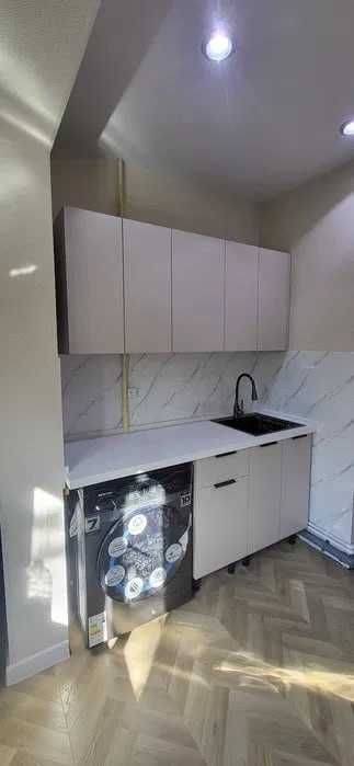 "Mirobod 2xonali kvartira43m2. 2/4 Sotiladi SROCHNO "