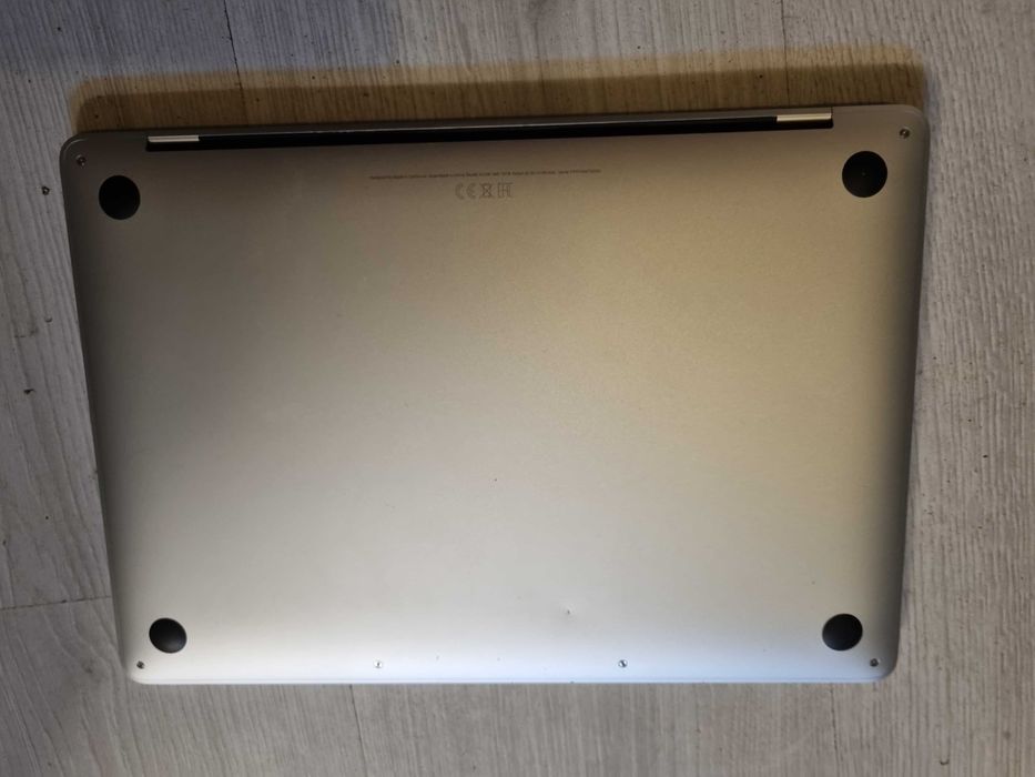 MacBook Pro 13" (M1, 2020) - Model A2338 - Defect