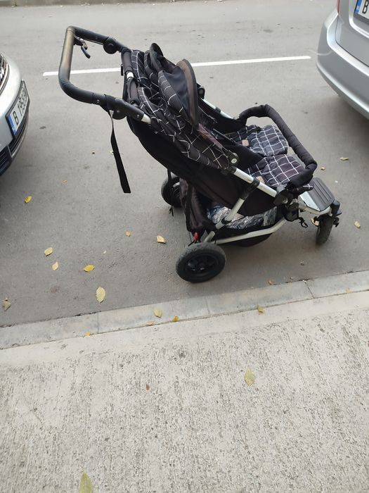 Продавам количка за близнаци Mountain buggy