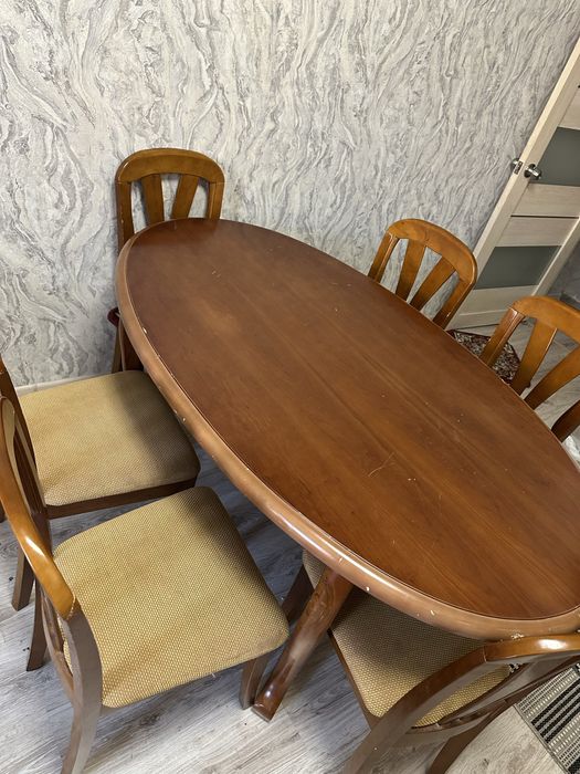 Продам деревянный стол со стульями