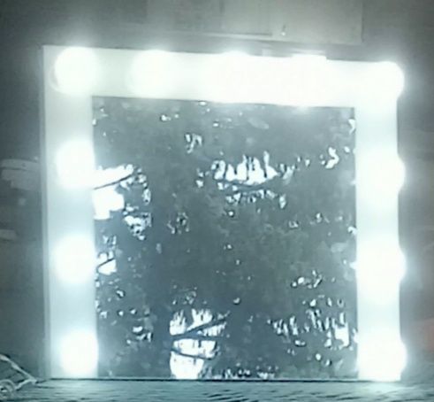 Огледало за грим