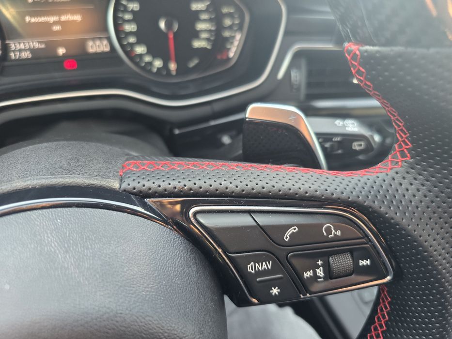 Карбонов спортен волан audi а4