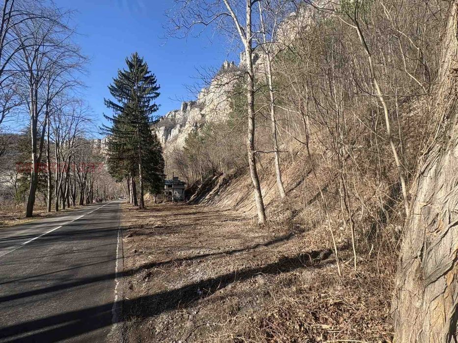 Продава се Къща в с. Гара Лакатник, Област София-област - 82 кв.м за 915 €/кв.м - Снимка #1