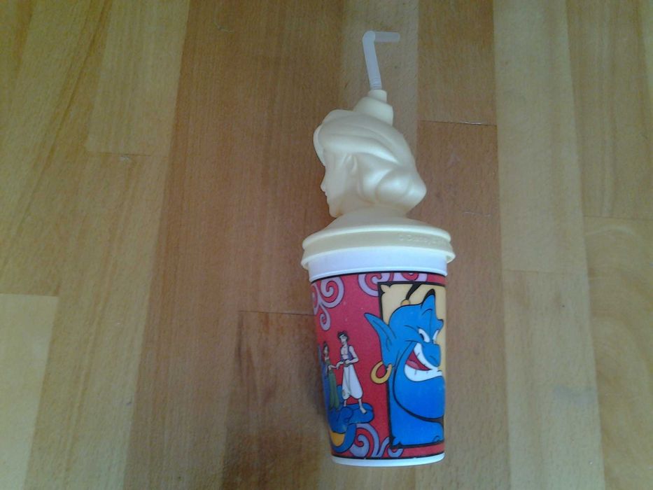 **Aladdin, pahar cu pai