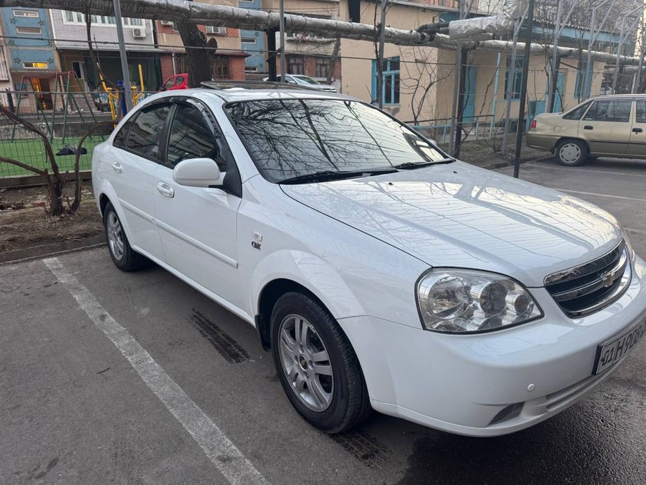 Lasetti 2013-yil sotiladi 1,6 avtamat