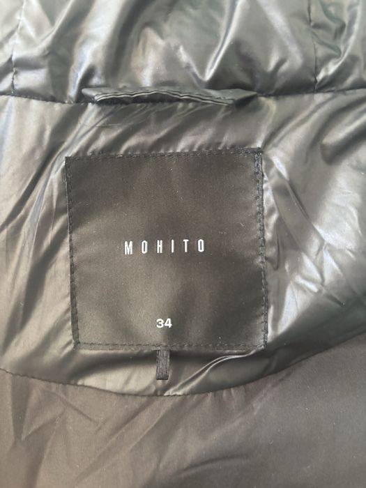 Зимно черно яке.