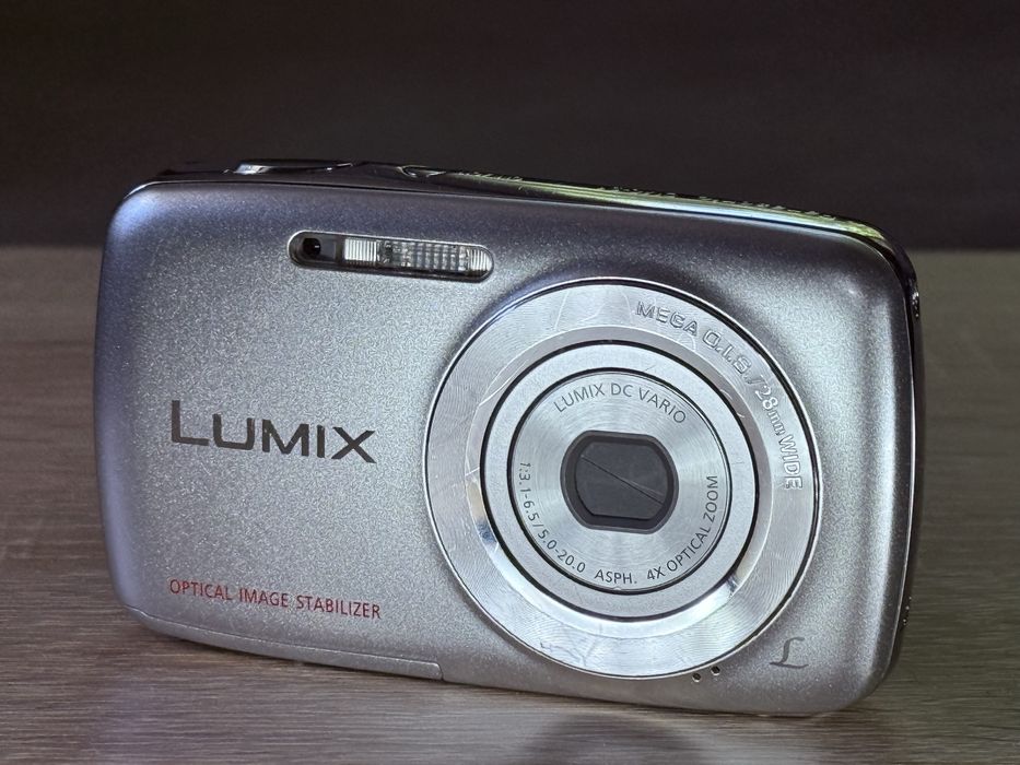 Lumix DMC-S1 Leica Lens
