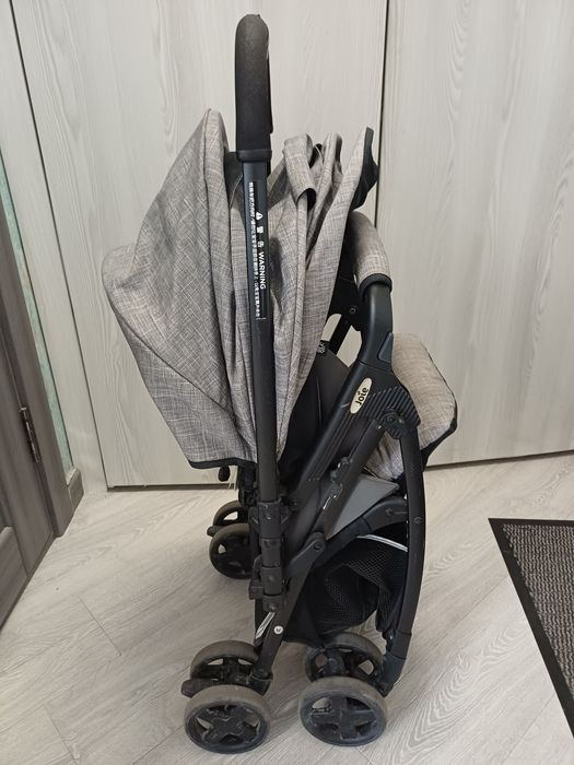 Коляска Joie серая