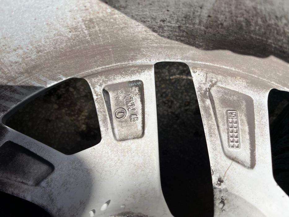 Оригинални Honda джанти R17 7J, със зимни гуми Vredestein 225/65/17