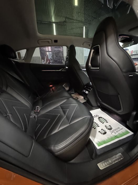 Zeekr 001 Dual Motor 11.2023 yil 29000 probeg