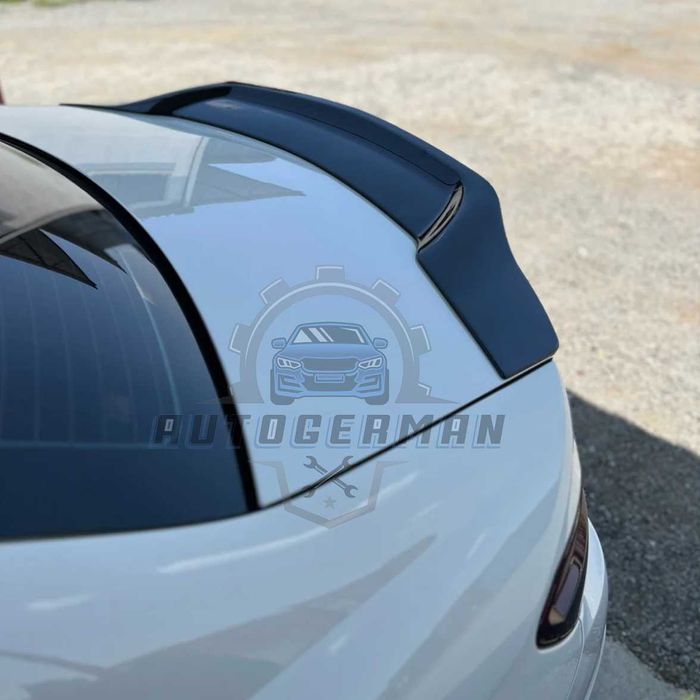 Лип спойлер Mercedes C class W204 багажник R style черен гланц