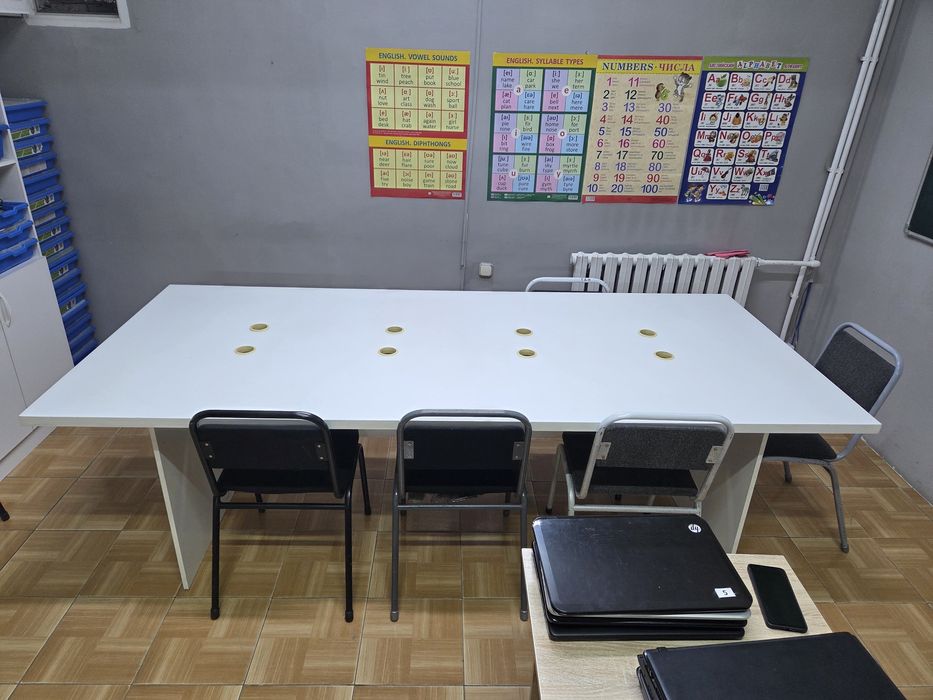 Продам стол и 6 стульев