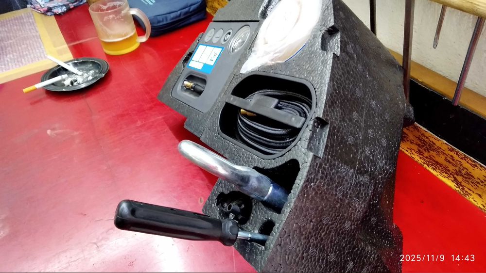 Авариен компресор за гуми за опел корса-Д . Комплект! Оригинал! нов!