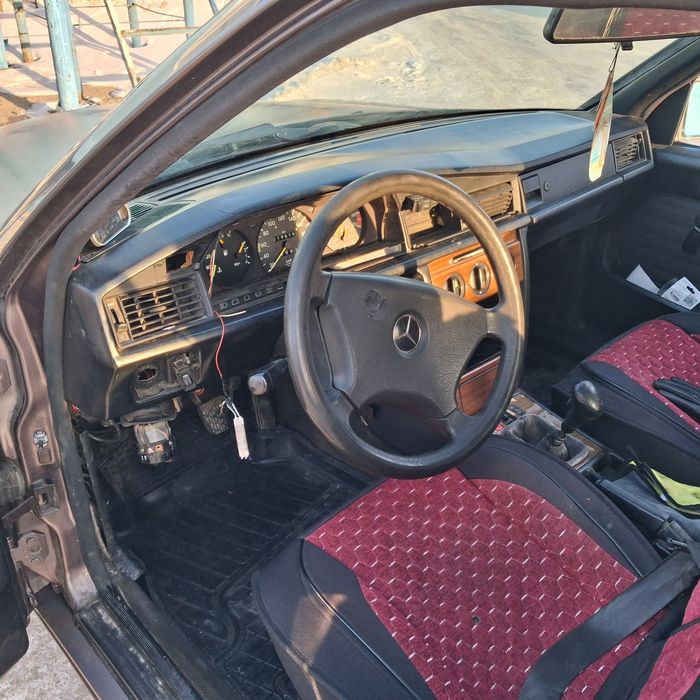 Продам авто мерседес 190