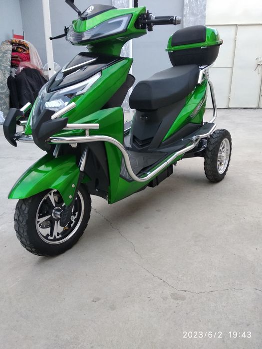 Sukuter Armada tesla motors