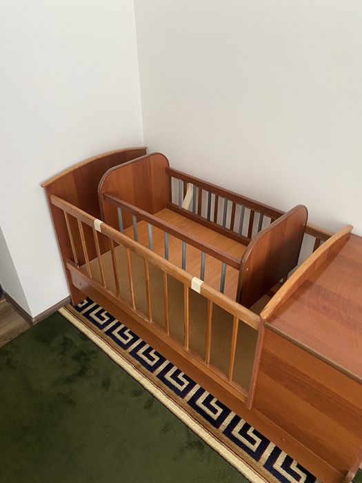 Детская кровать с колыбелькой