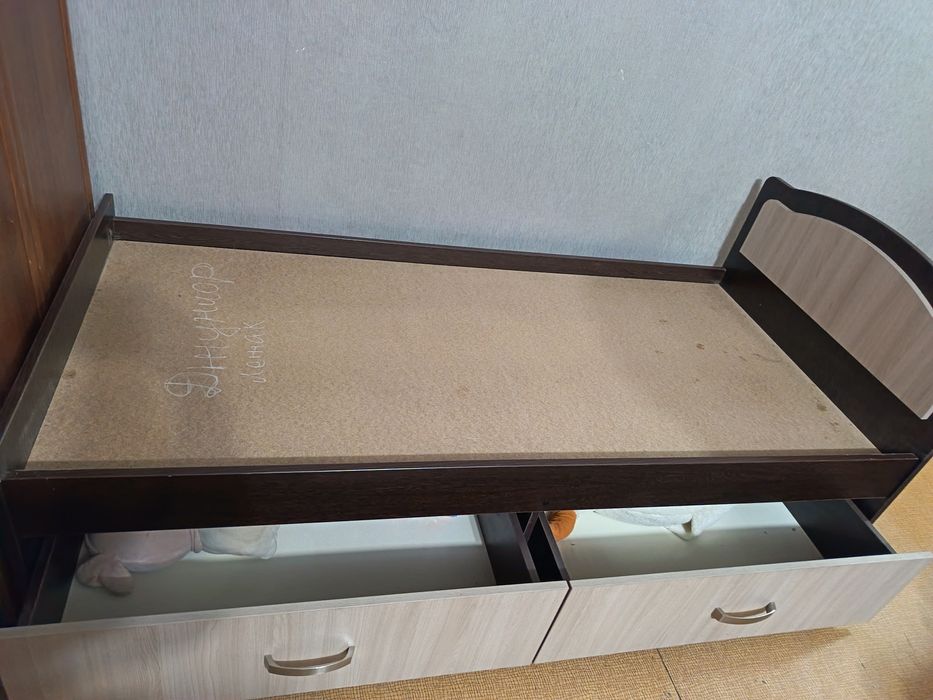 Продам кровать б/у