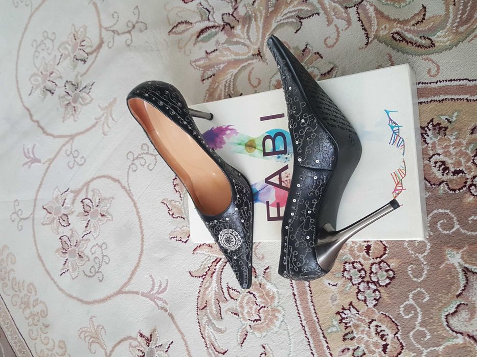 Туфли на шпильке кожаные