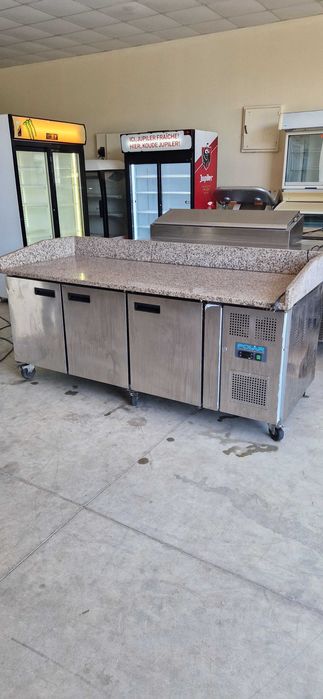 Хладилна маса с гранитен плот пица маса